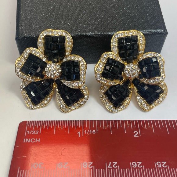Black Tie Vintage Jarin Clip On Jet Black & Clear Cubic Zirconia Flower Earrings - Picture 4 of 13